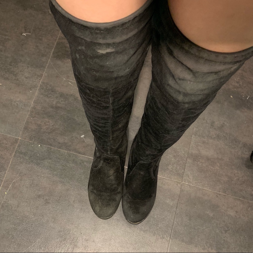 BLACK THIGH HIGHS